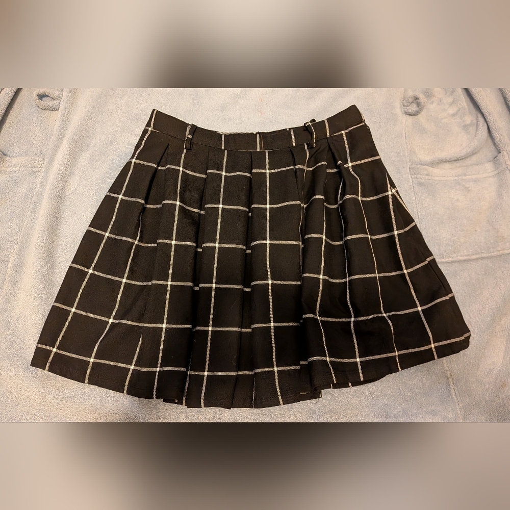 Hot Topic Black and White Checkered Skater Skirt